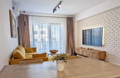 Rental of a spacious 3-room apartment, 273 m², Constanta, Romania